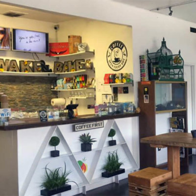 Wake and Bake Cafe in Los Angeles